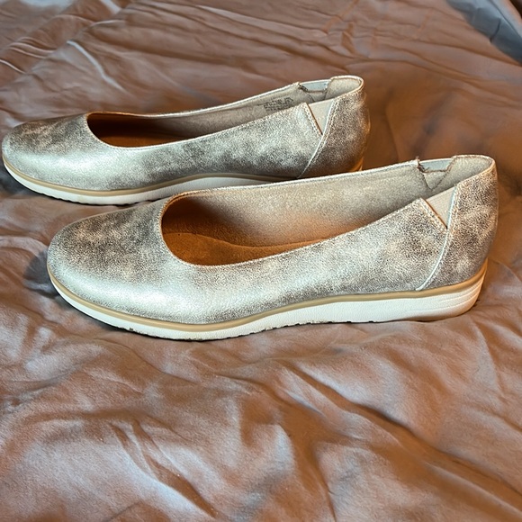 Naturalizer metallic flats - size 9 - Picture 3 of 7